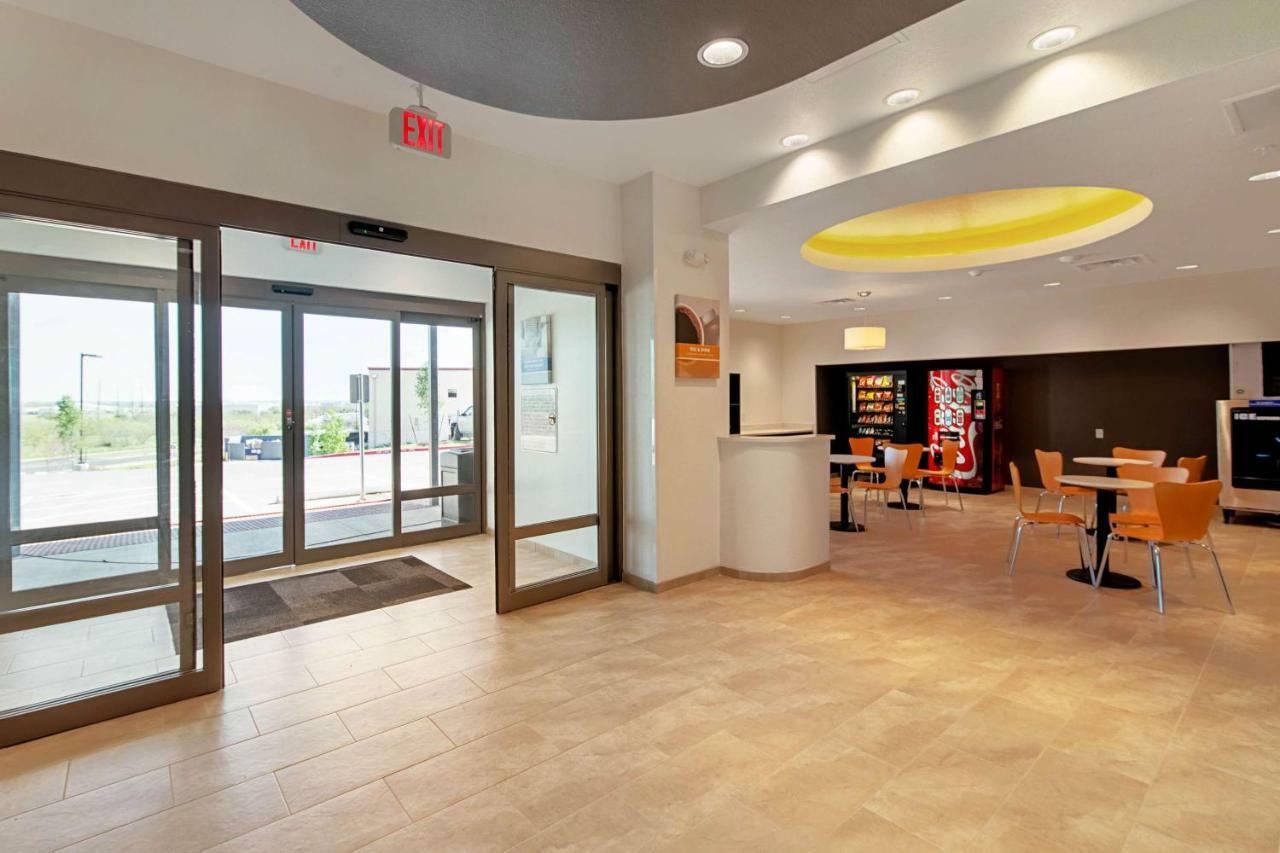 Studio 6 Austin Airport Екстер'єр фото
