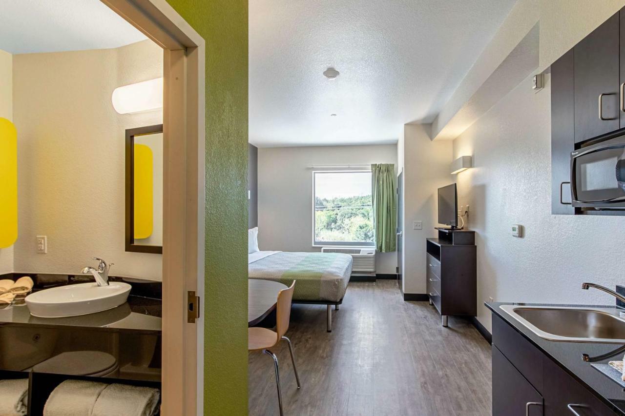 Studio 6 Austin Airport Екстер'єр фото