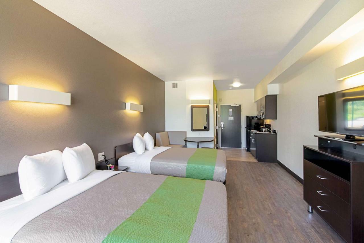 Studio 6 Austin Airport Екстер'єр фото