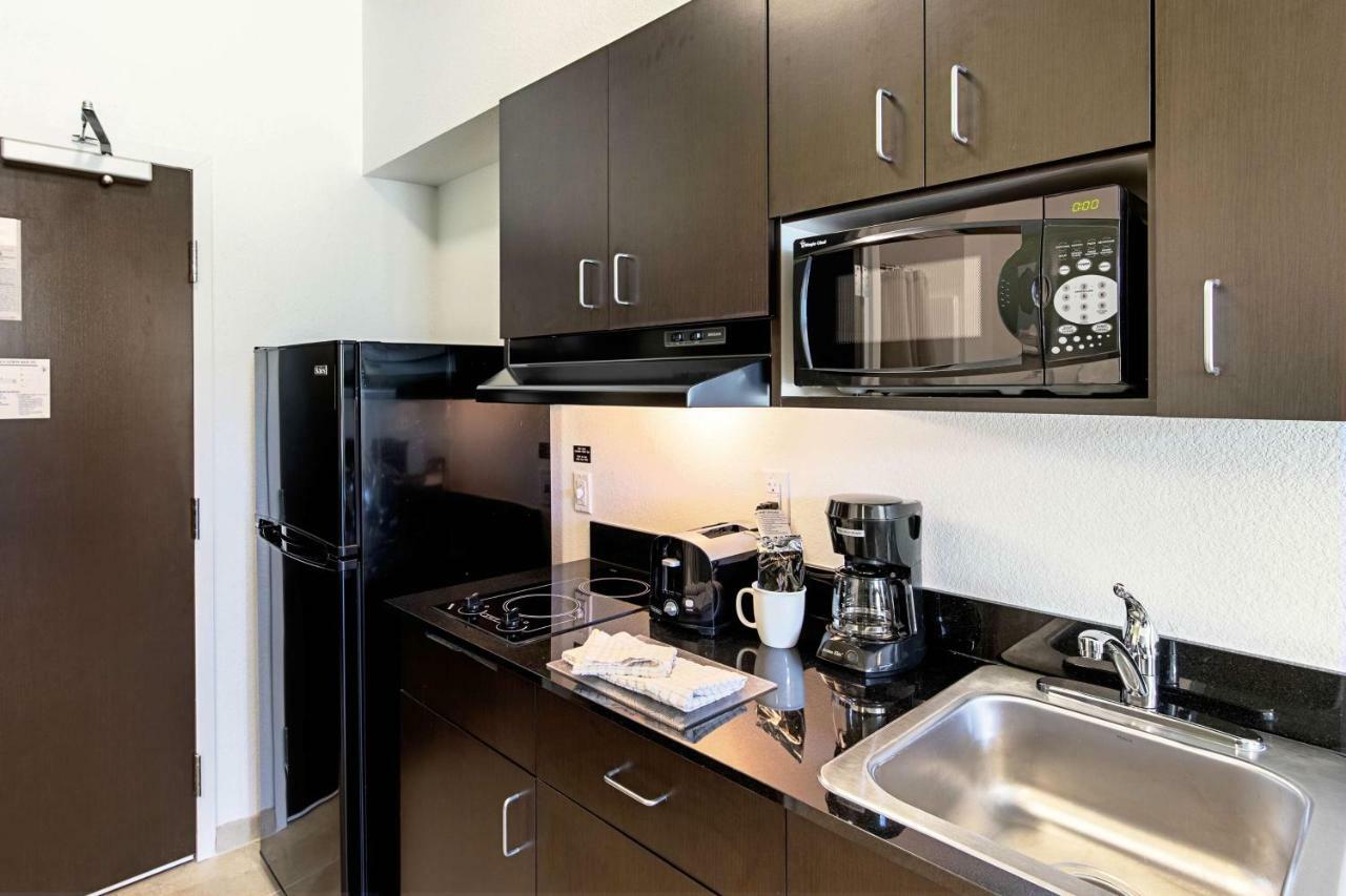 Studio 6 Austin Airport Екстер'єр фото