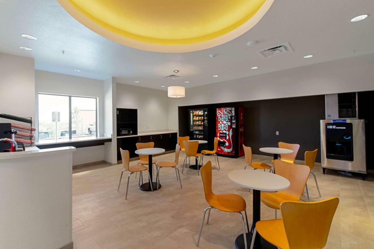 Studio 6 Austin Airport Екстер'єр фото