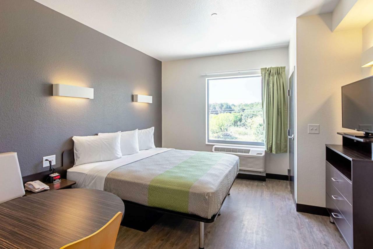 Studio 6 Austin Airport Екстер'єр фото