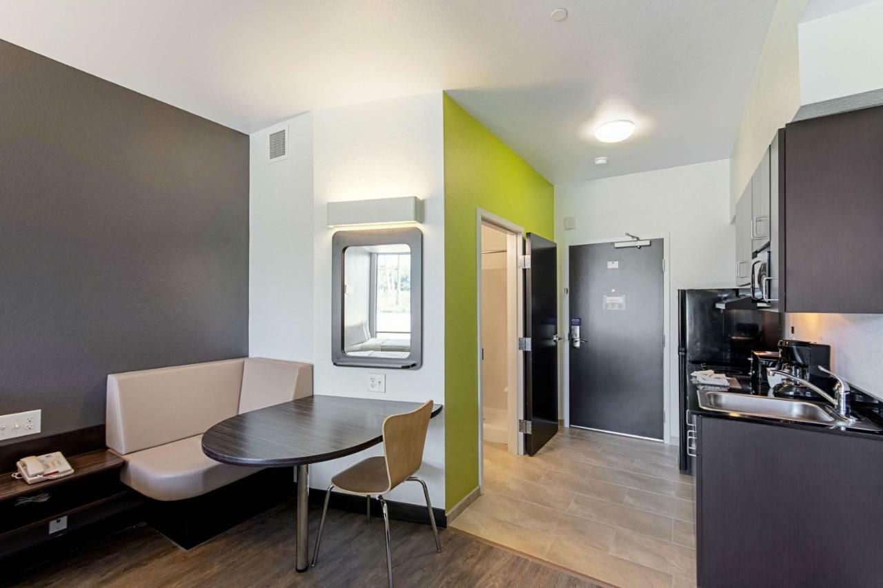 Studio 6 Austin Airport Екстер'єр фото