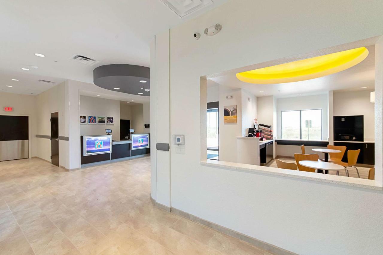 Studio 6 Austin Airport Екстер'єр фото