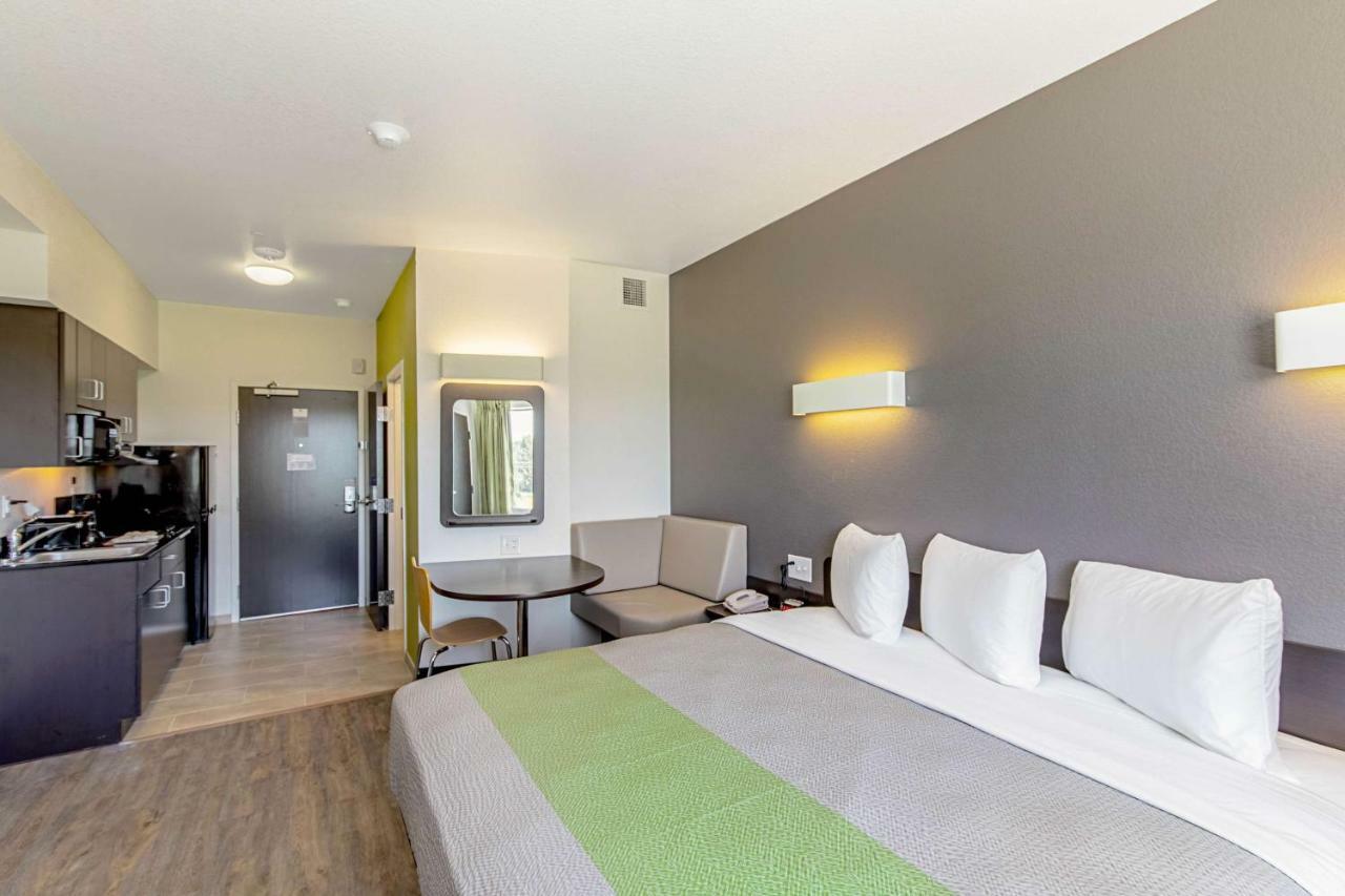 Studio 6 Austin Airport Екстер'єр фото