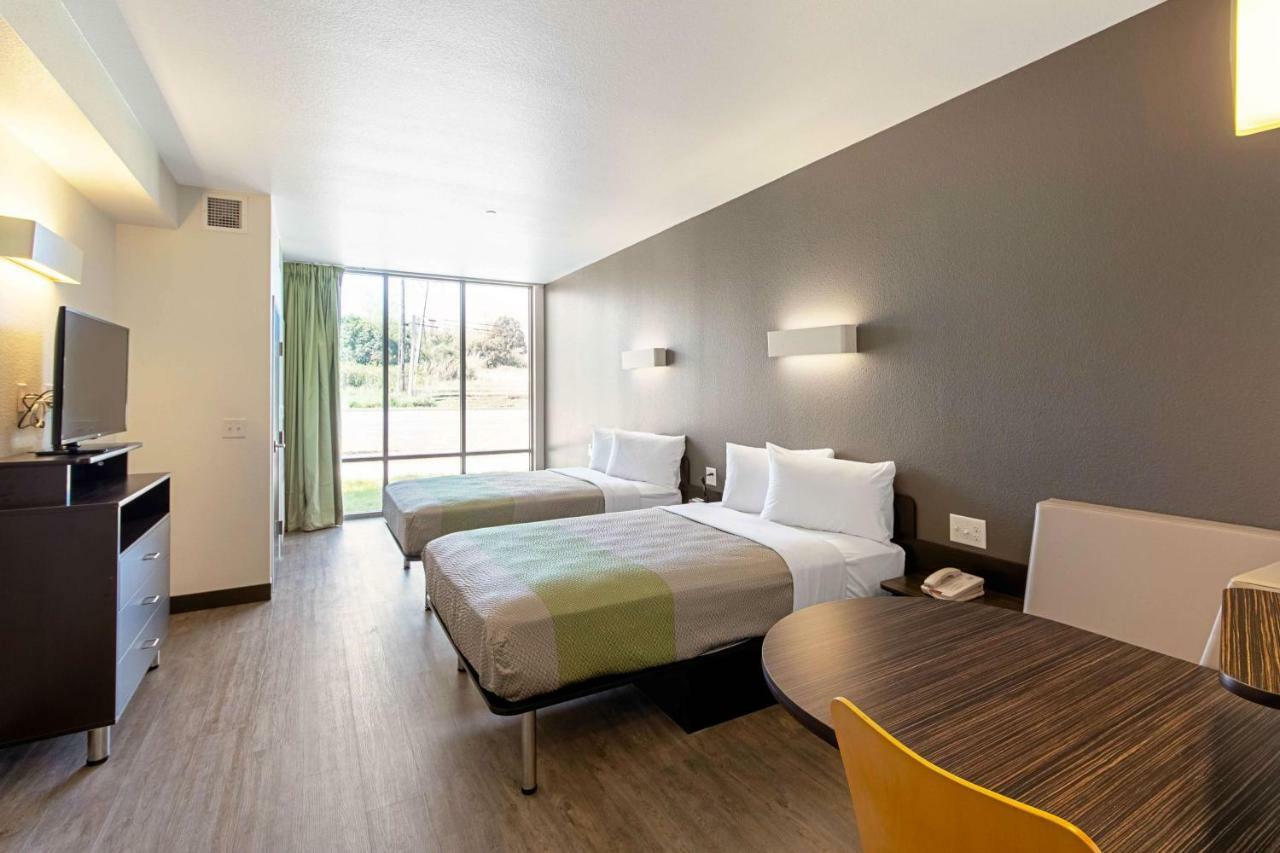 Studio 6 Austin Airport Екстер'єр фото